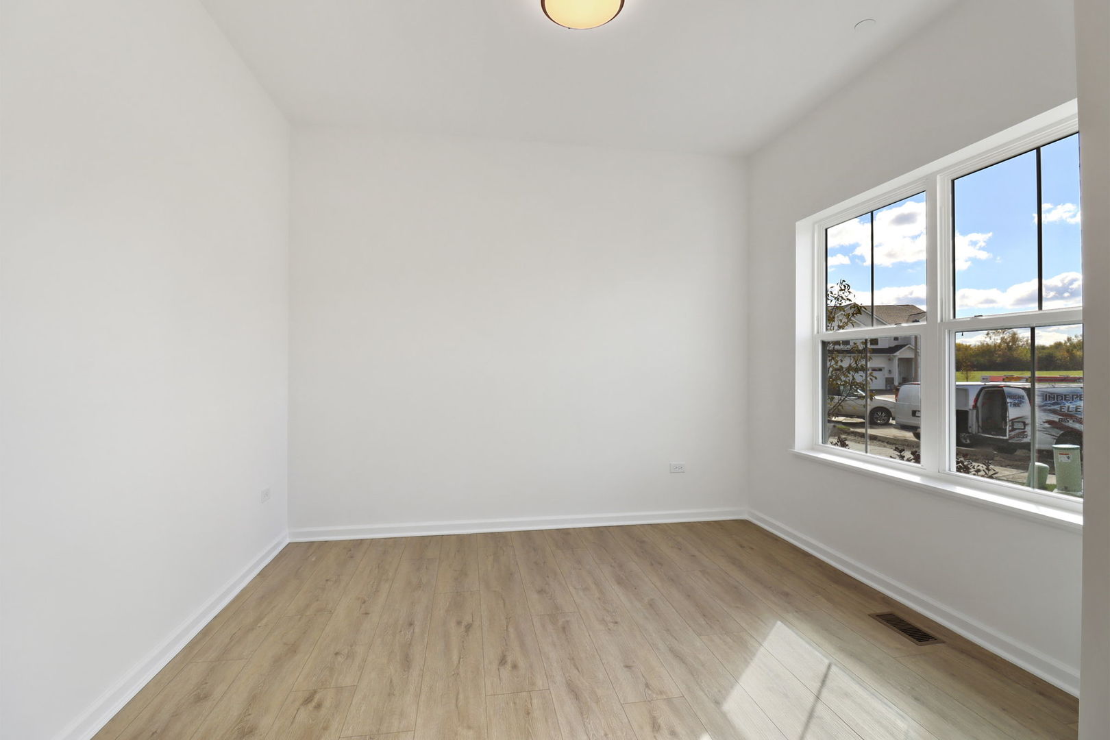 2483 Olivia Court Property Photo 7