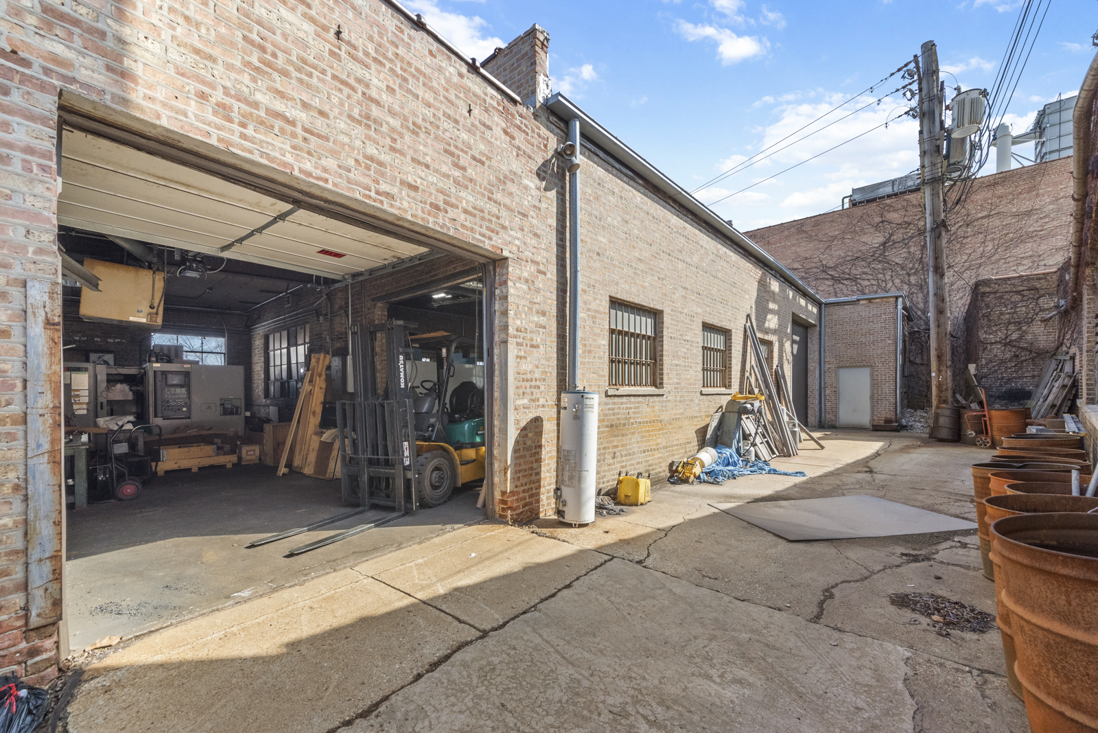 3957 N Normandy Avenue Property Photo 8