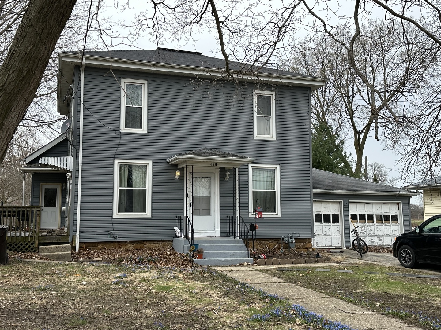 635 Genesee Avenue Property Photo