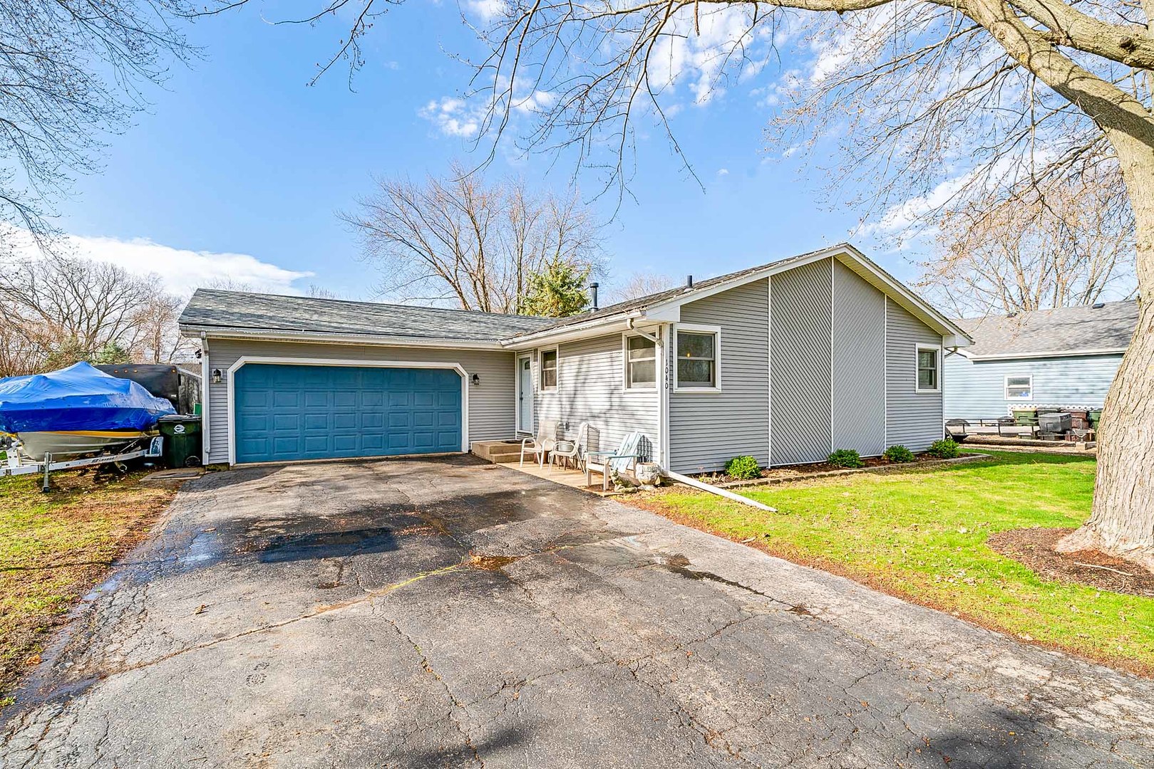 1040 Suzy Street Property Photo