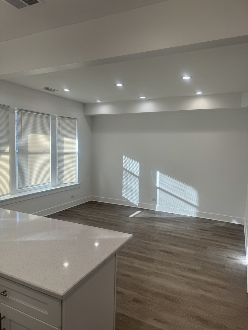 6148 S Eberhart Avenue Property Photo 11