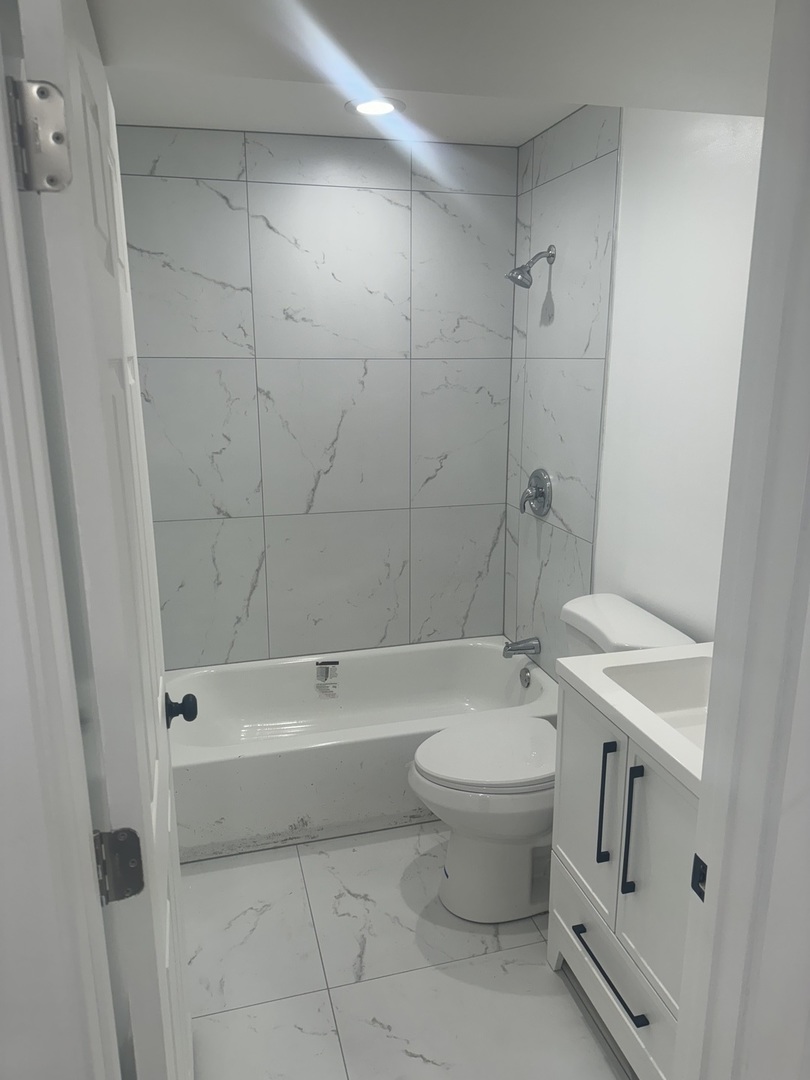 6148 S Eberhart Avenue Property Photo 20