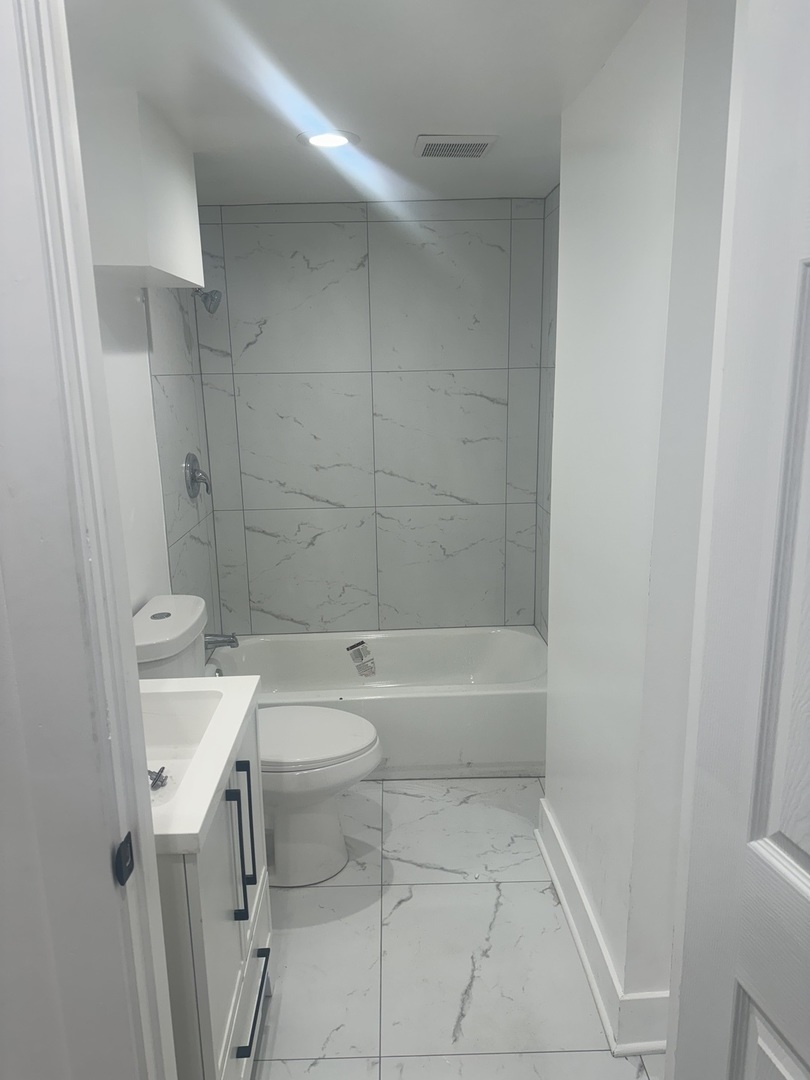 6148 S Eberhart Avenue Property Photo 22