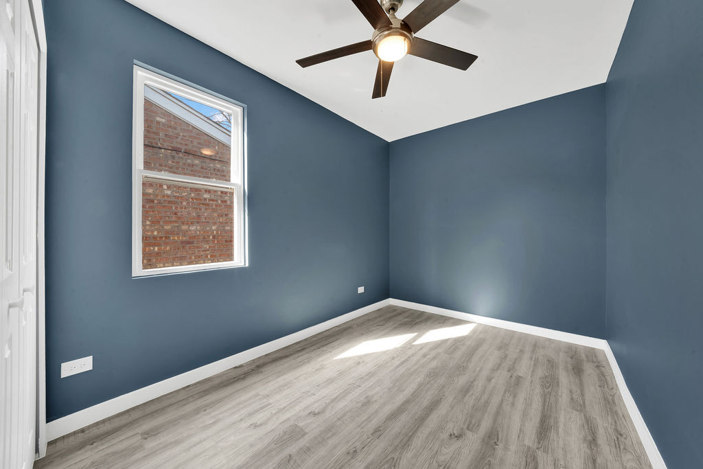 5605 S Rockwell Street Property Photo 12