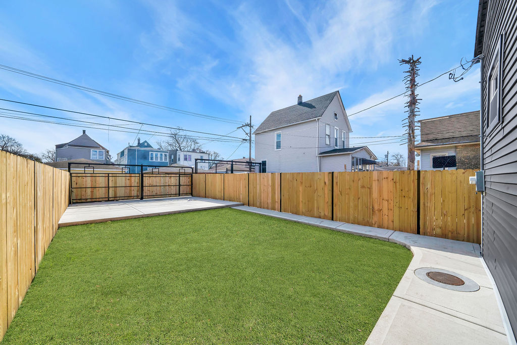5605 S Rockwell Street Property Photo 18