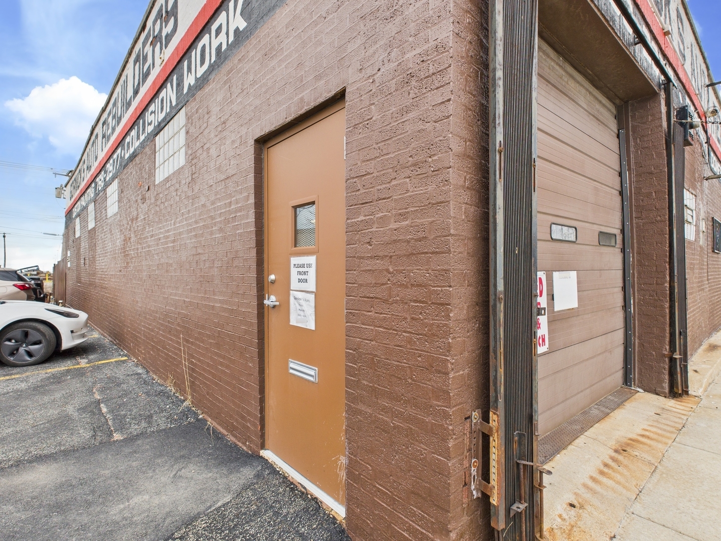 9363 S Ewing Avenue Property Photo 3