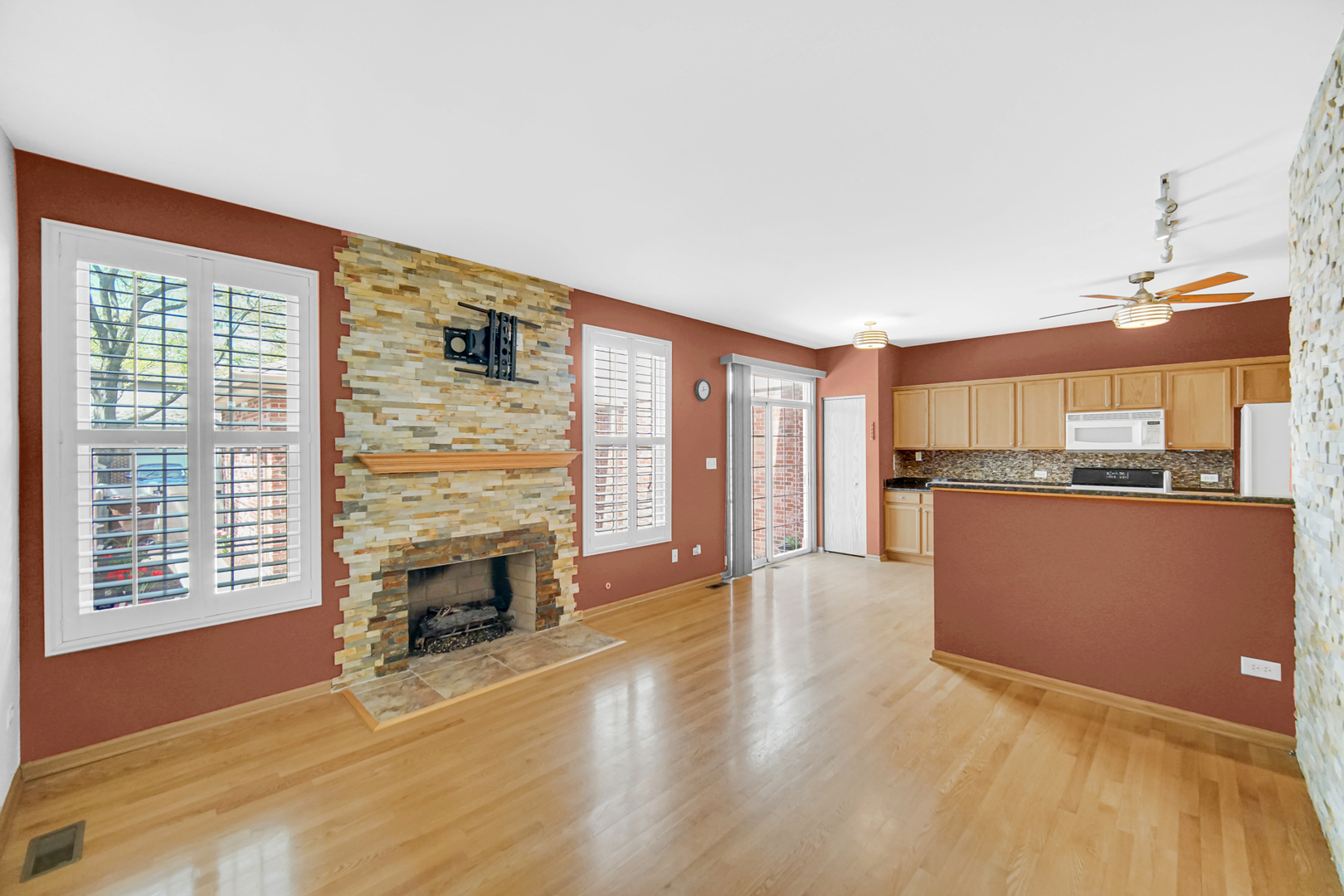 18524 Dearborn Court Property Photo 3