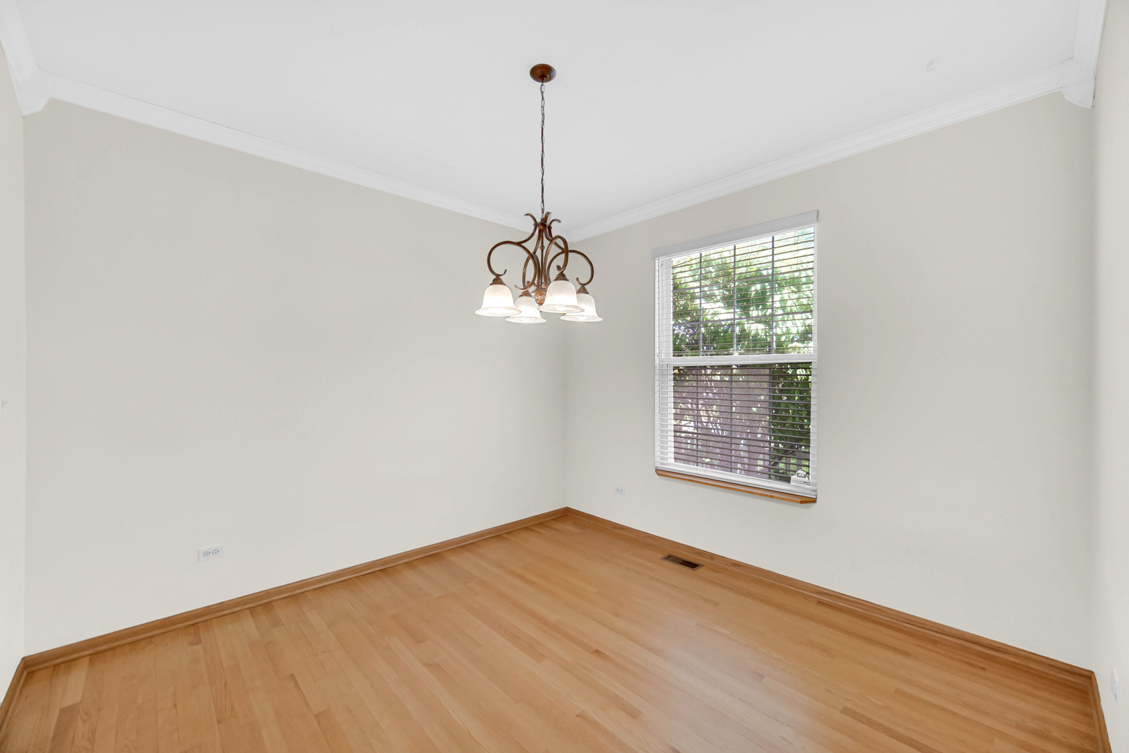 18524 Dearborn Court Property Photo 9