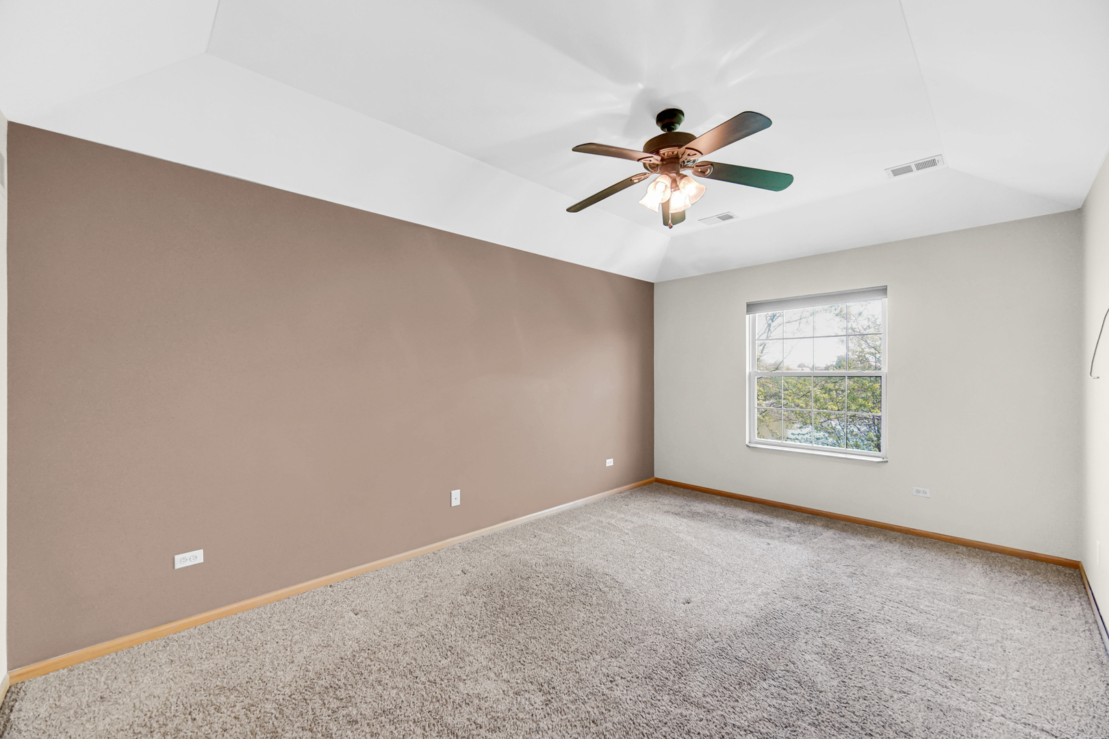 18524 Dearborn Court Property Photo 13