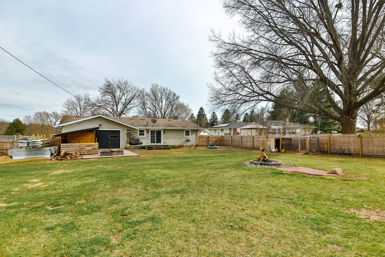 6907 Claremont Street Property Photo 4
