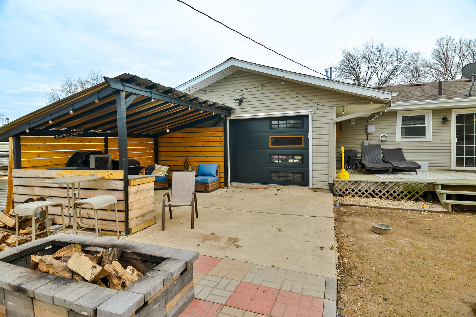 6907 Claremont Street Property Photo 6