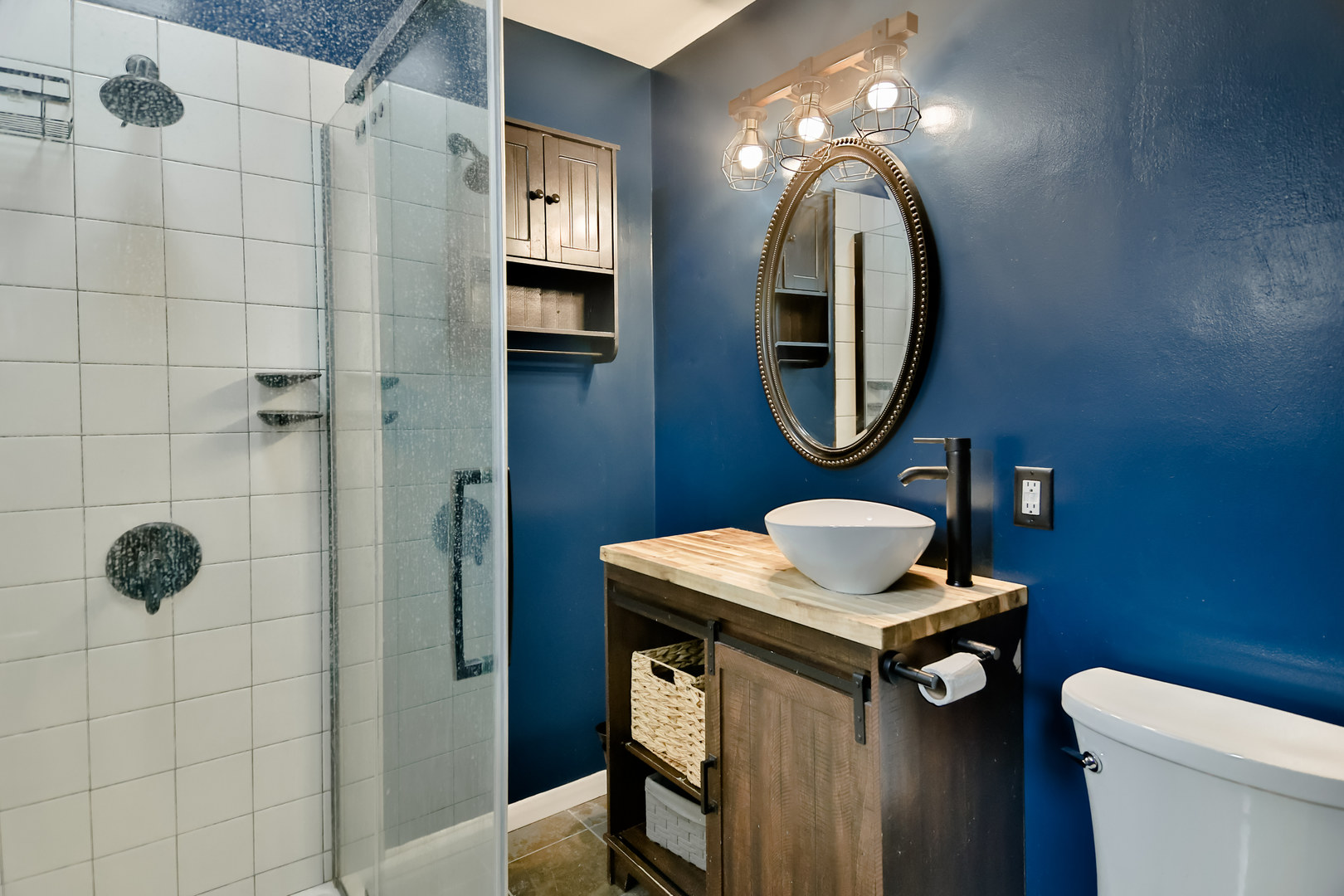 6907 Claremont Street Property Photo 20