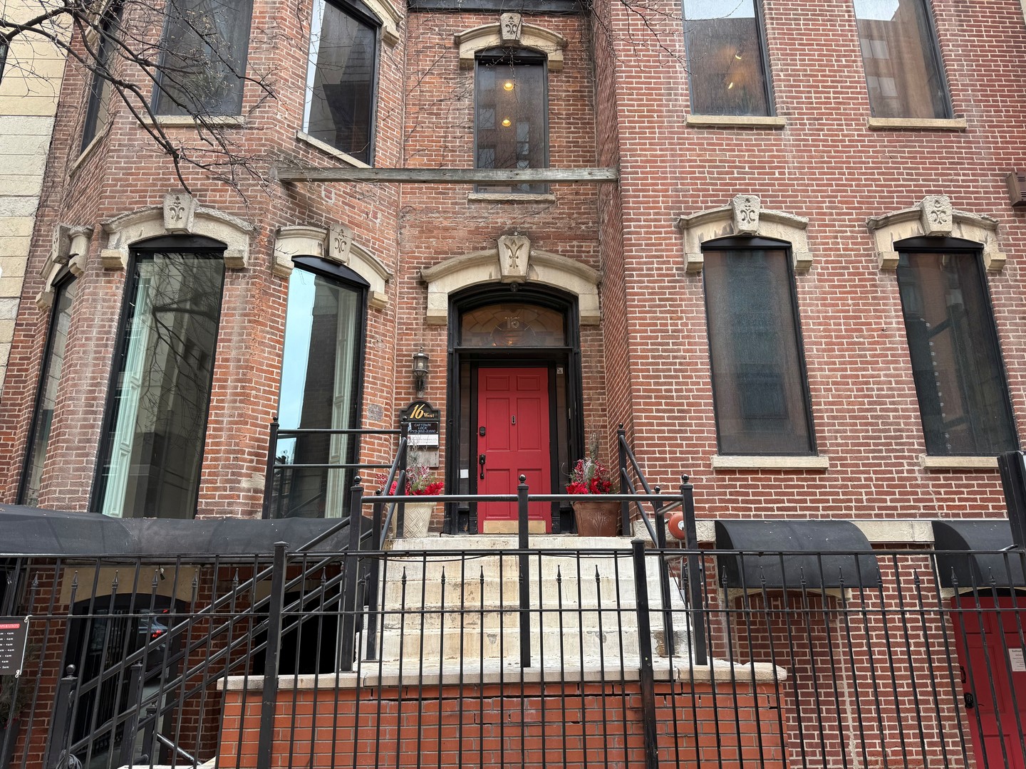 16 W Ontario Street Property Photo 1