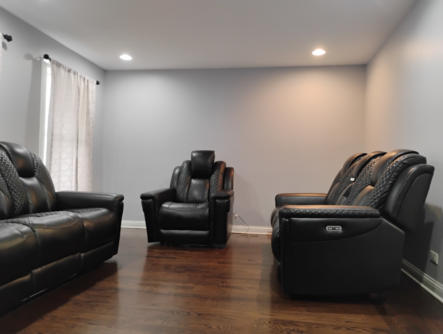 1011 N Keeler Avenue Property Photo 4