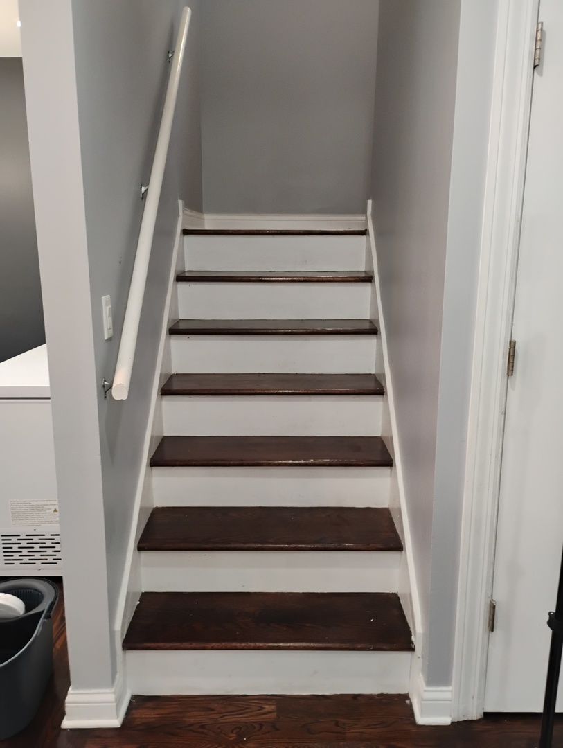 1011 N Keeler Avenue Property Photo 12