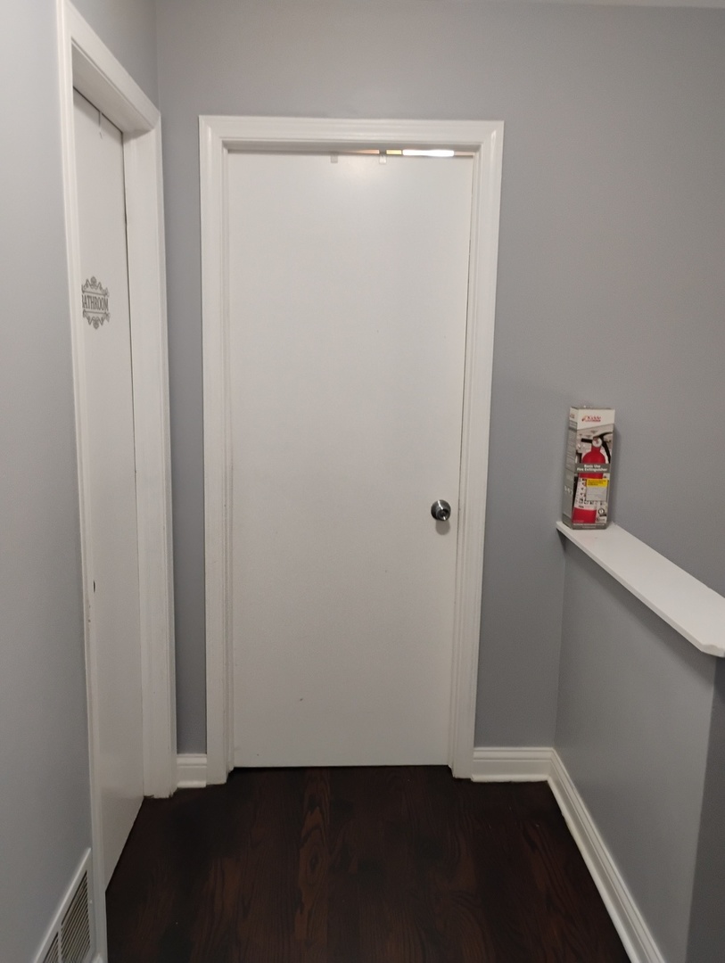 1011 N Keeler Avenue Property Photo 14