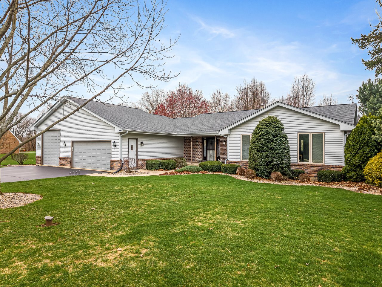 9744 Prairie Lane Property Photo