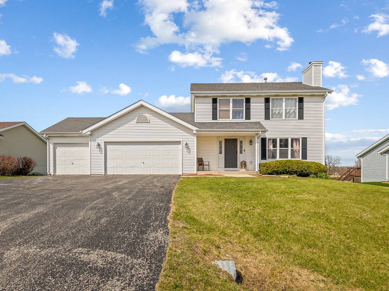 321 Real Estate Listings Main Image
