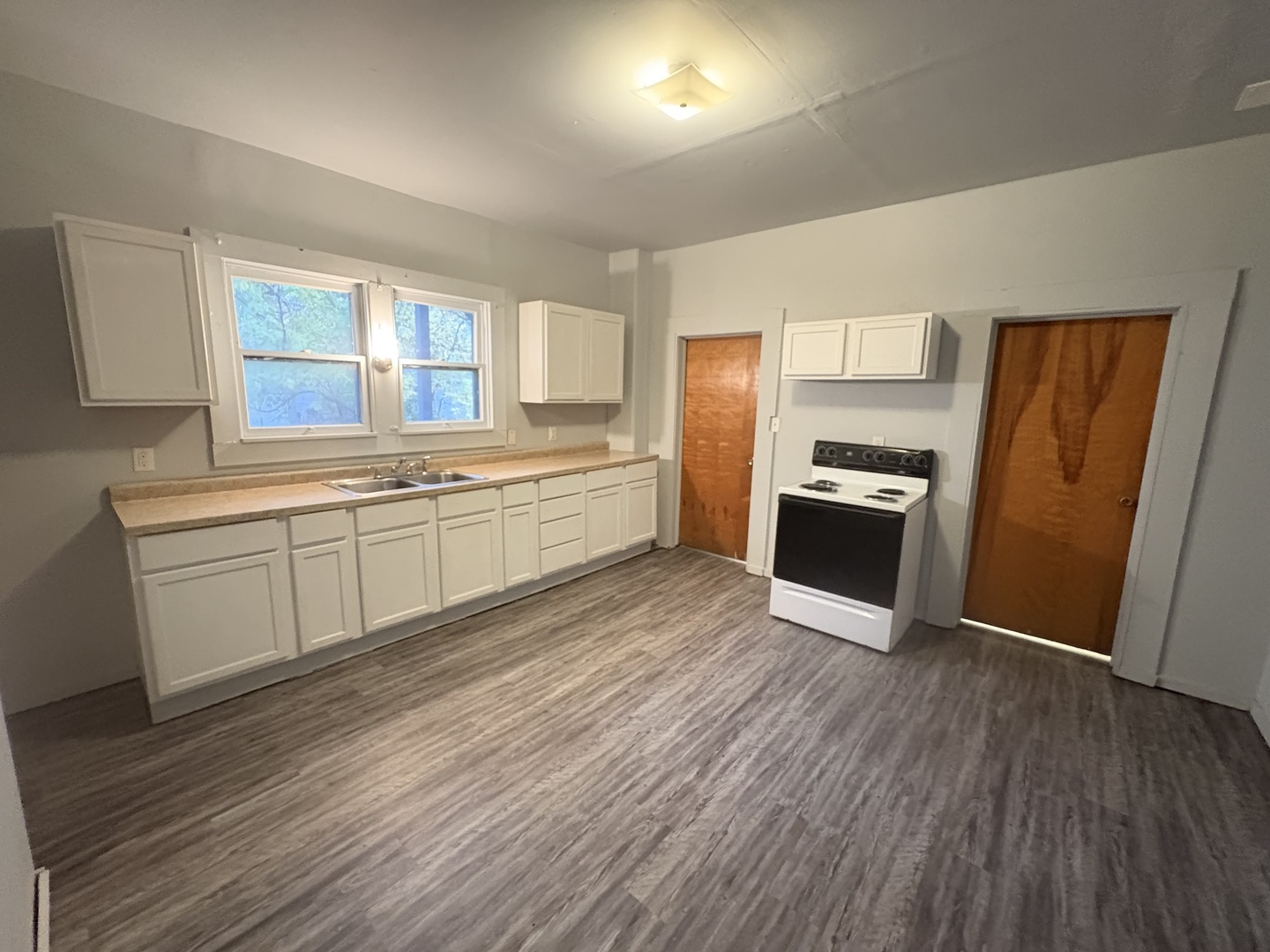 716 Robinson Street Property Photo 15