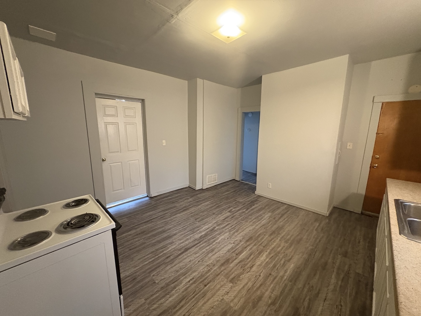 716 Robinson Street Property Photo 16