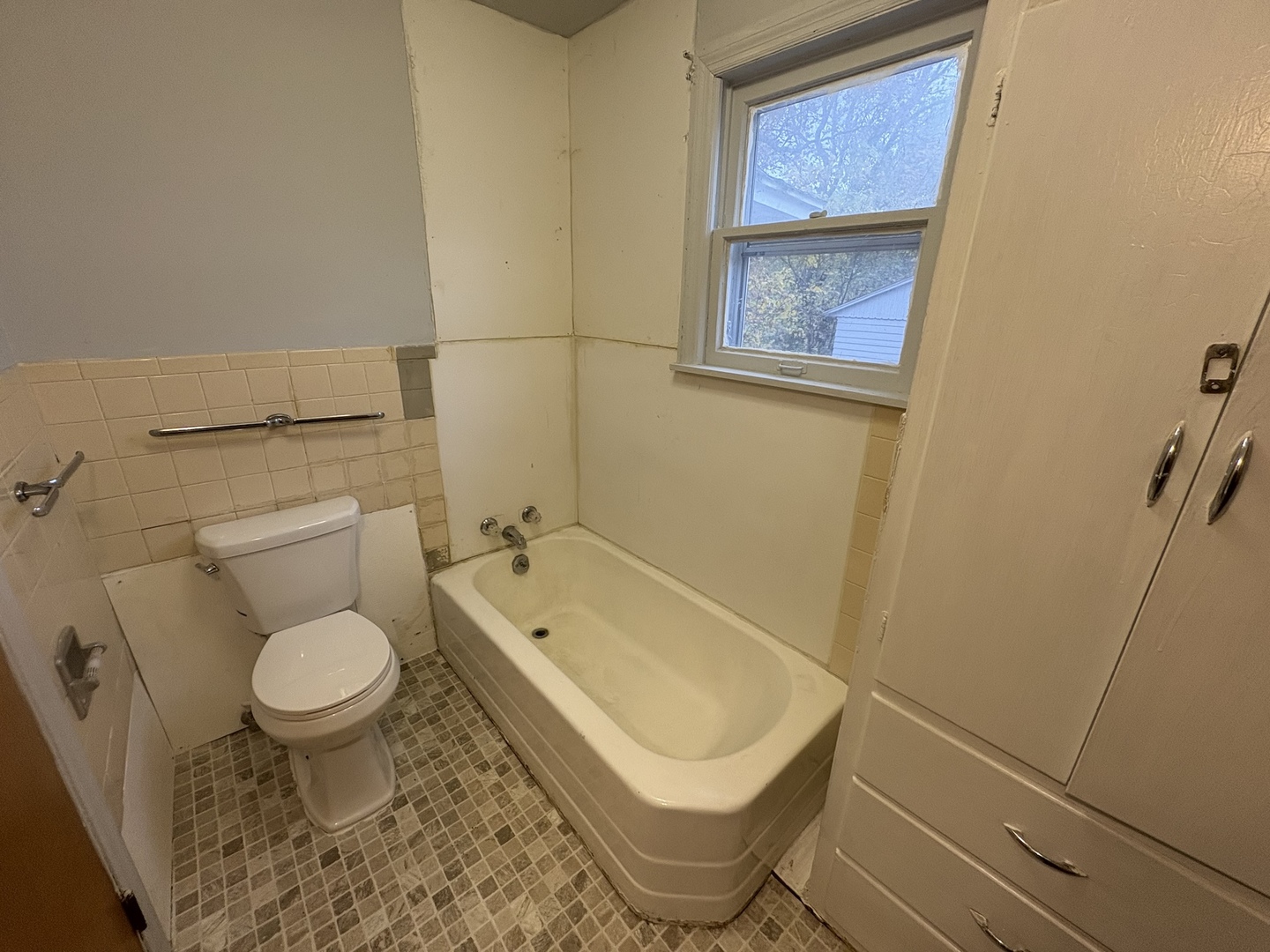 716 Robinson Street Property Photo 18