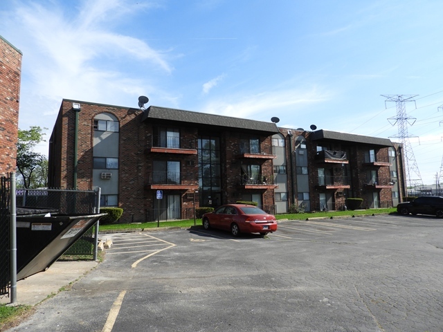 13715 S Stewart Avenue 2e Property Photo 1