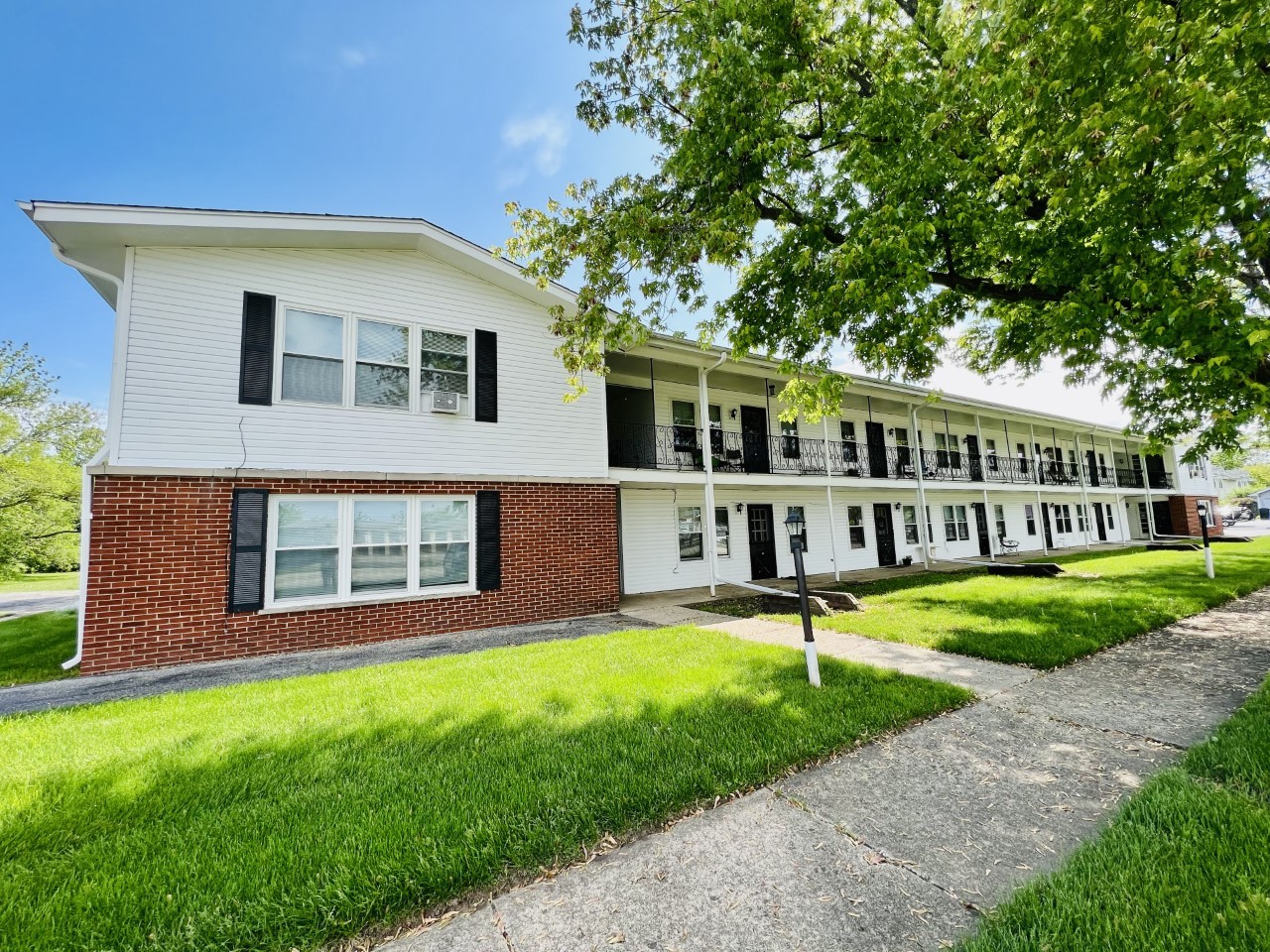 575 Berry Avenue 1d Property Photo 1