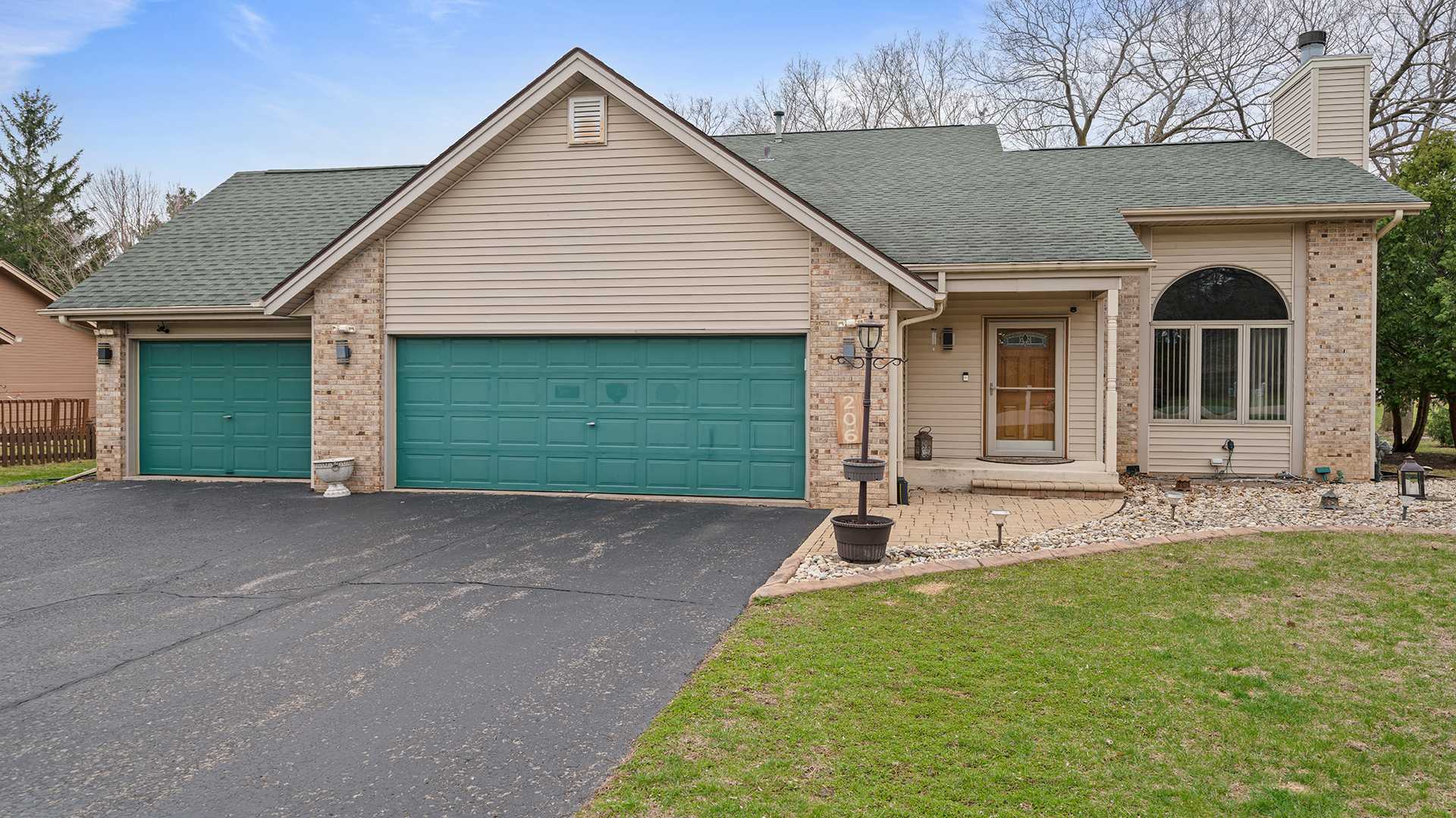 206 Autumnwood Drive Property Photo