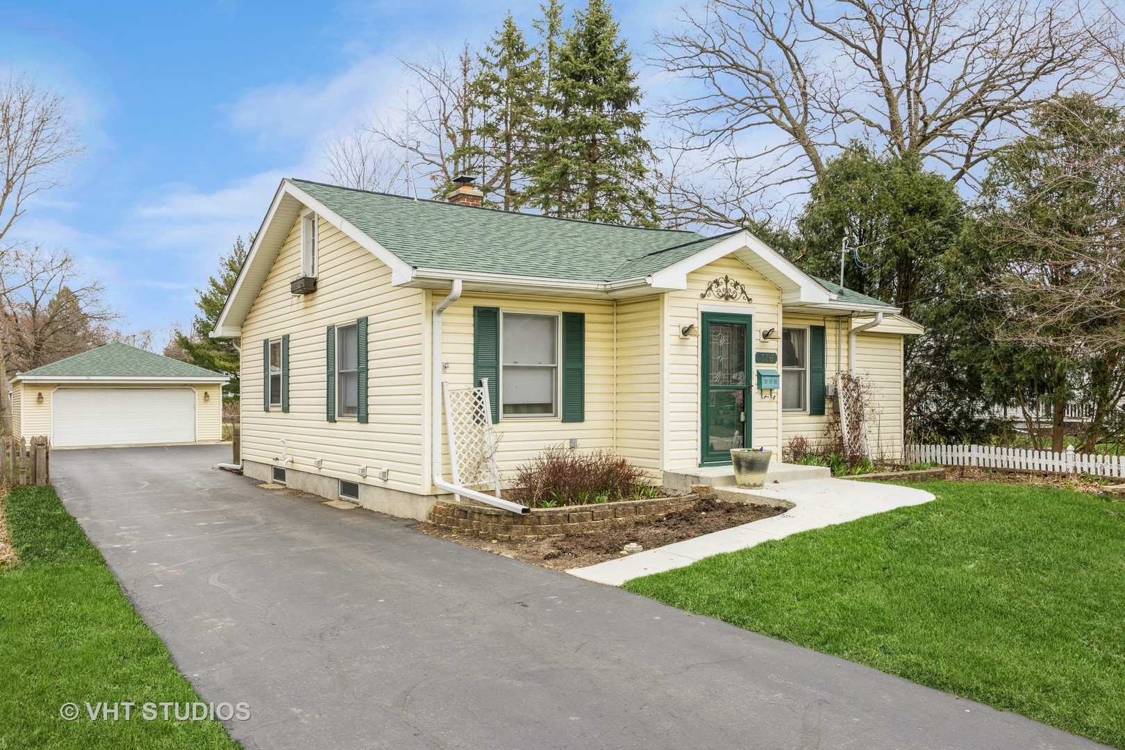 376 Douglas Avenue Property Photo