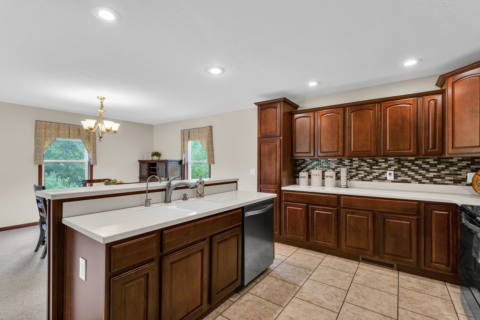 16322 Shangri La Road Property Photo 8