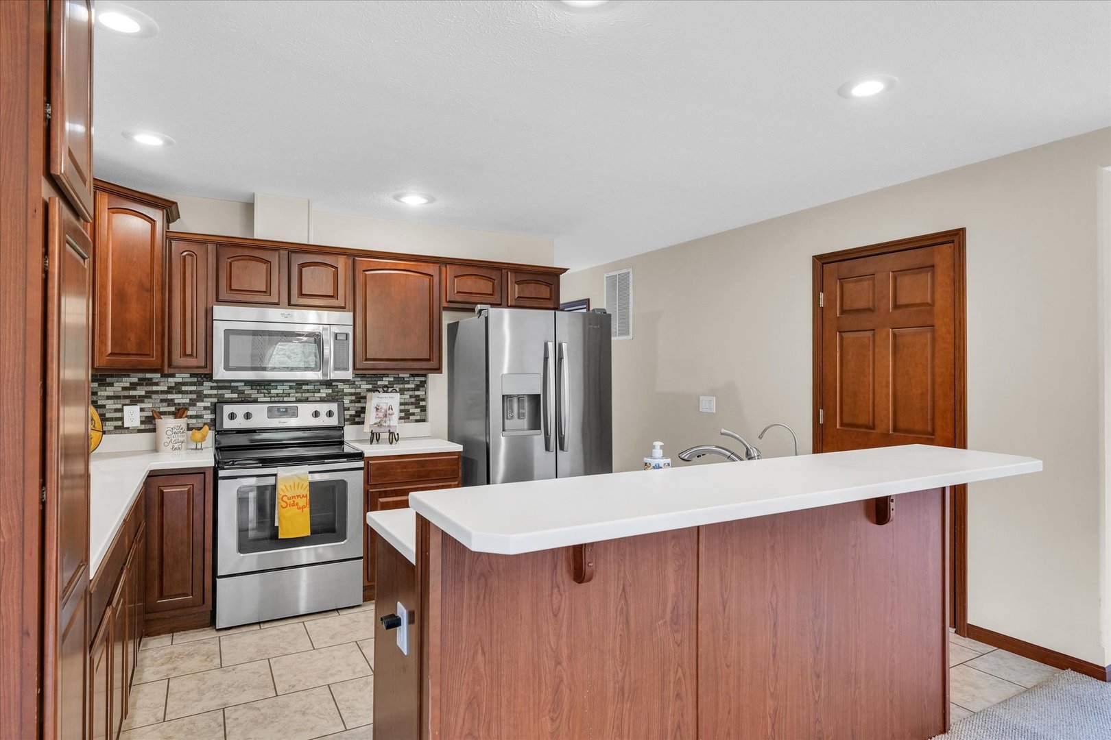 16322 Shangri La Road Property Photo 9