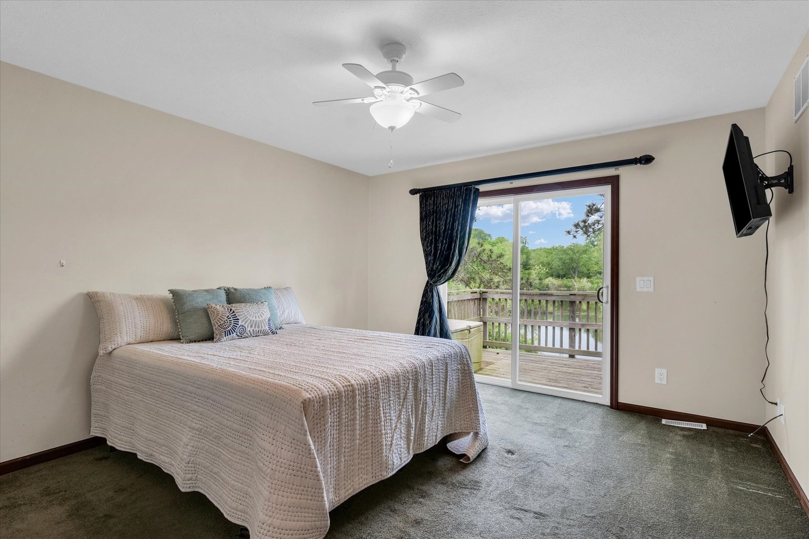 16322 Shangri La Road Property Photo 12
