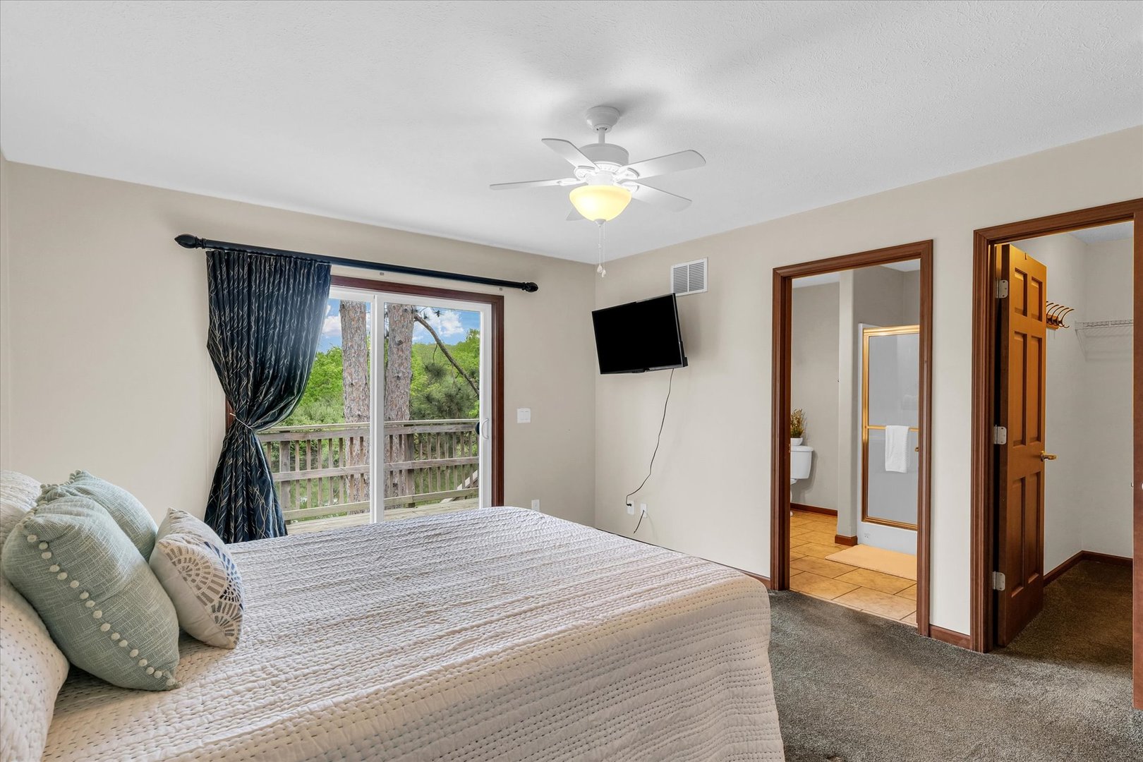 16322 Shangri La Road Property Photo 13