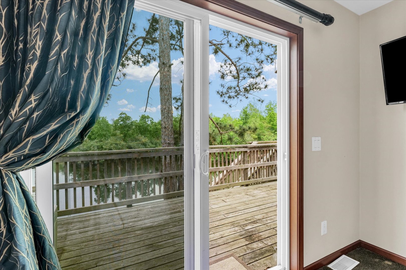 16322 Shangri La Road Property Photo 14