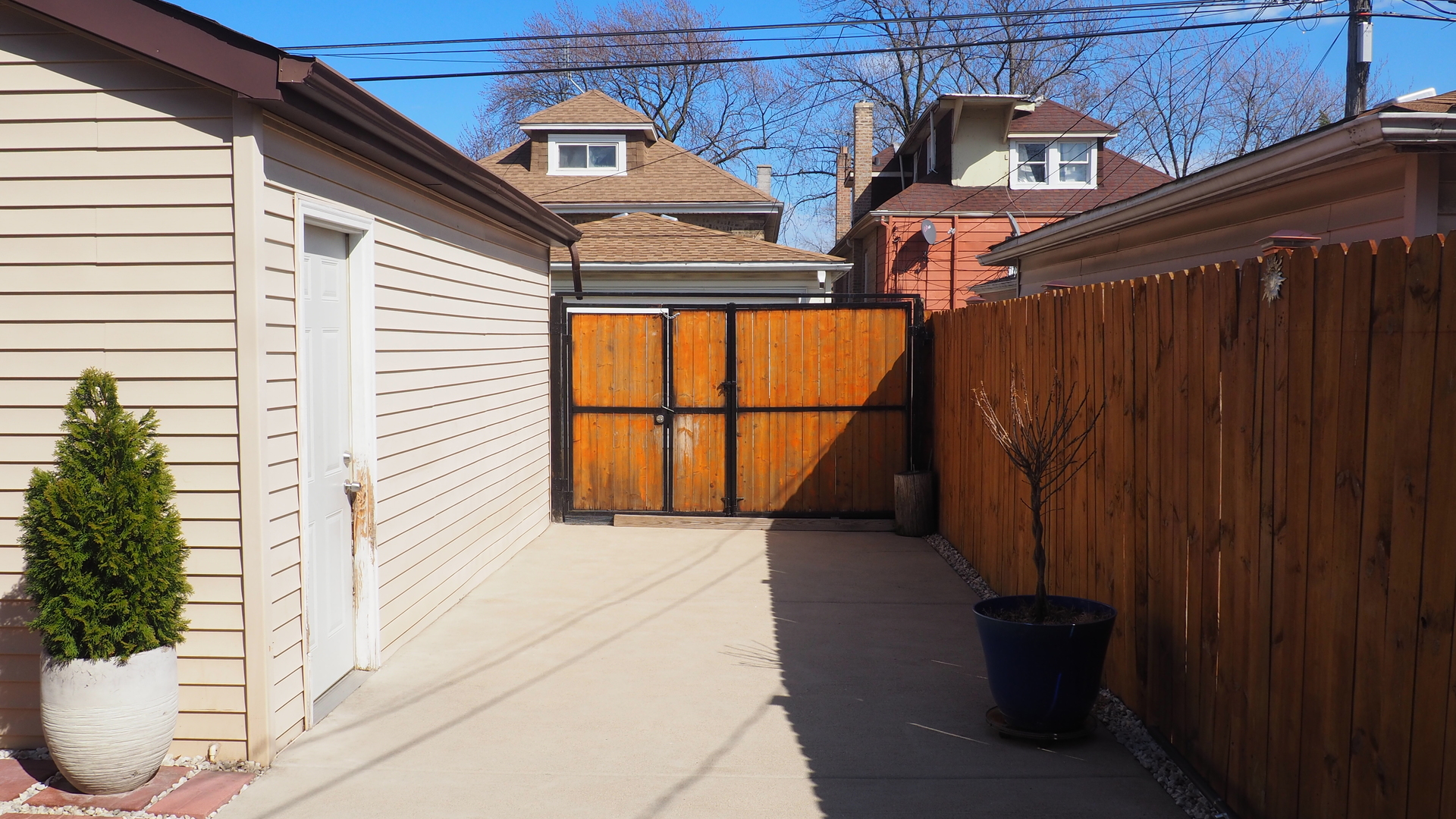 3005 N Kostner Avenue Property Photo 13
