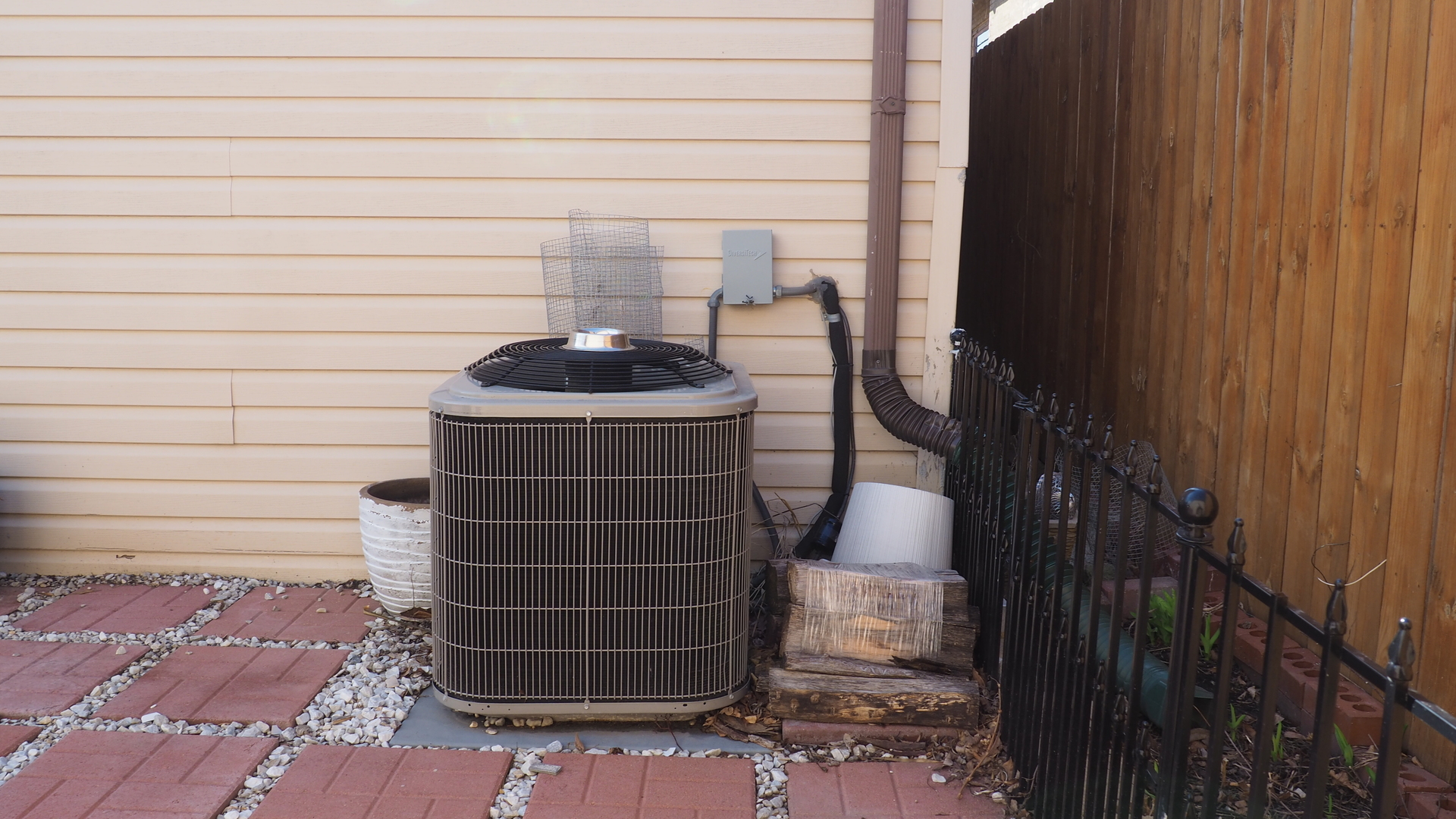 3005 N Kostner Avenue Property Photo 15
