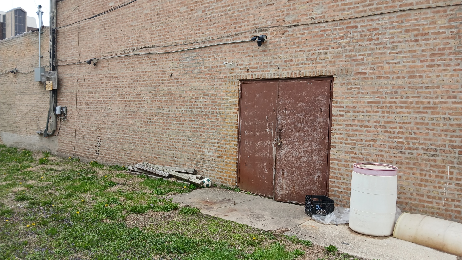4942 W Division Street Property Photo 4