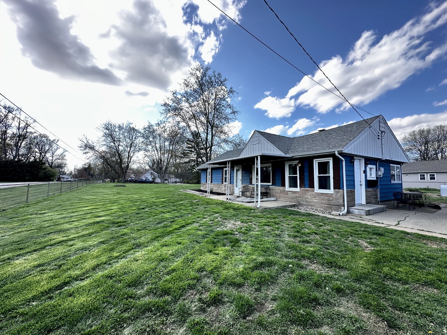 442 E Devonshire Road Property Photo
