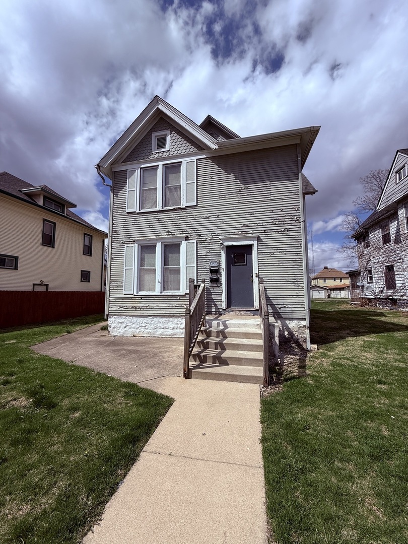 439 S Chicago Avenue Property Photo