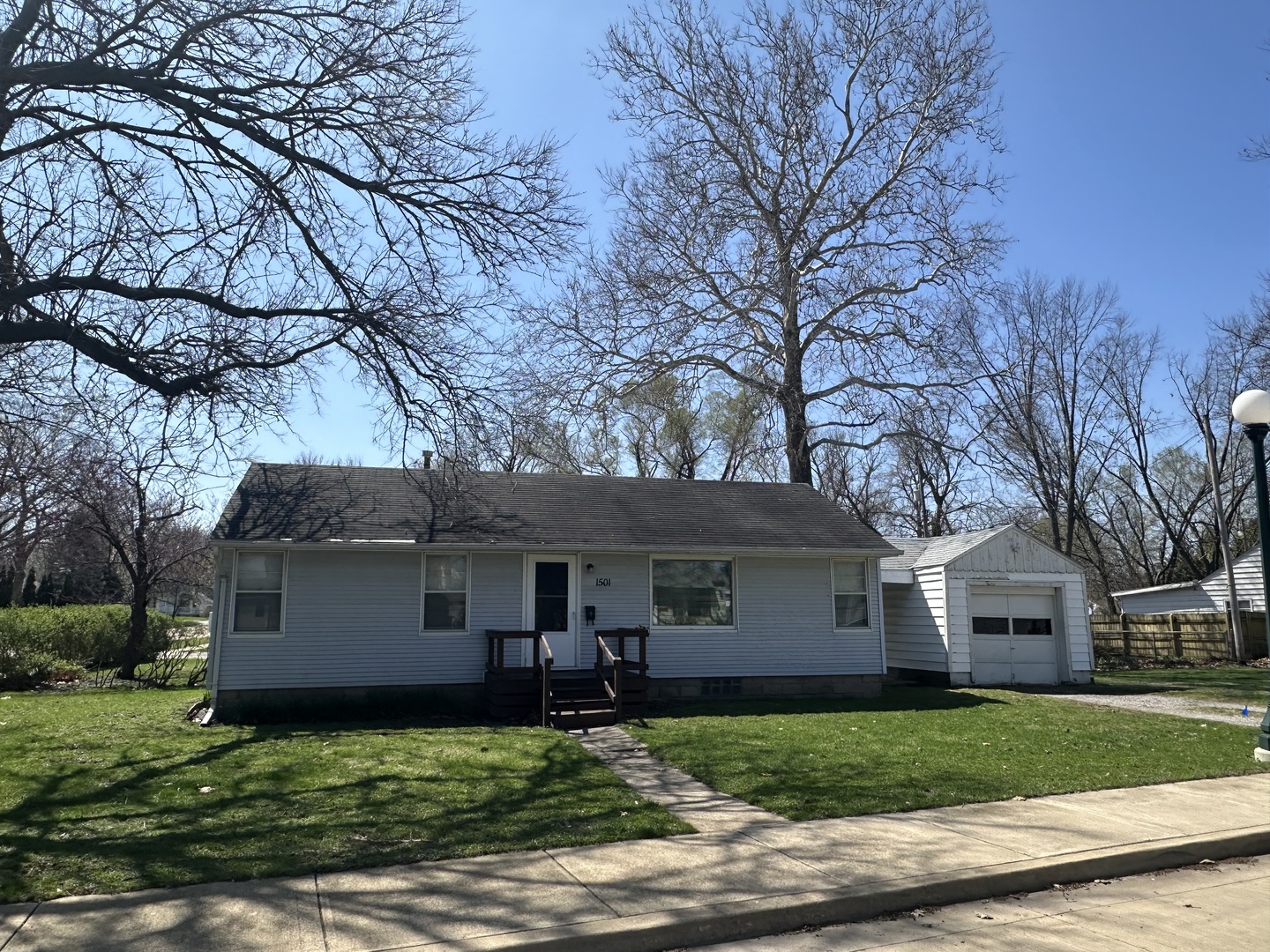 1501 W Columbia Avenue Property Photo