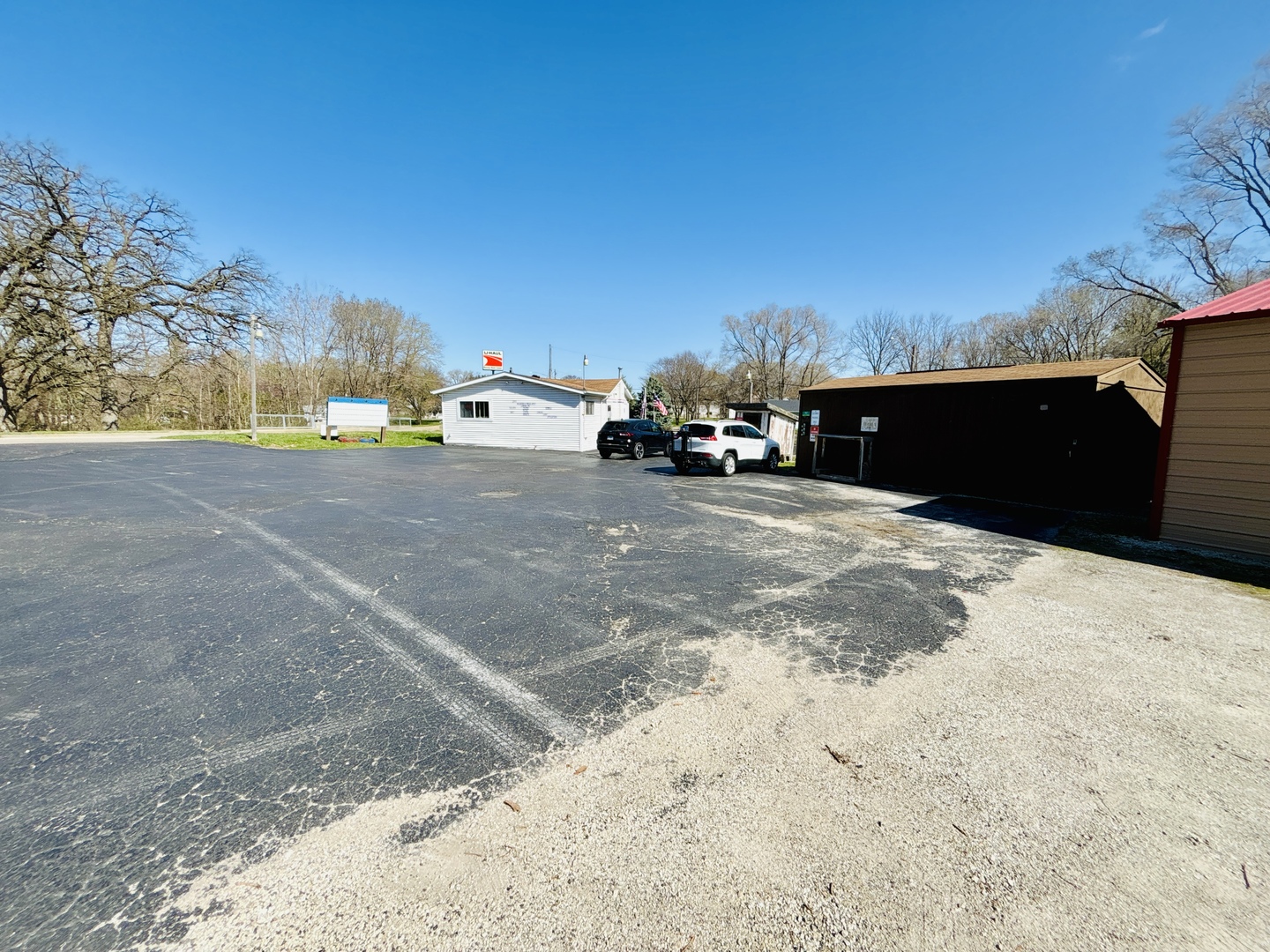 1215 N Bloomington Street Property Photo 4