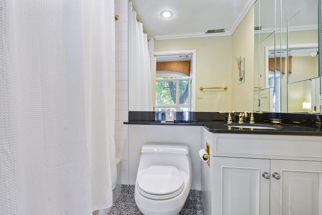 45 E Cedar Street 200 Property Photo 21