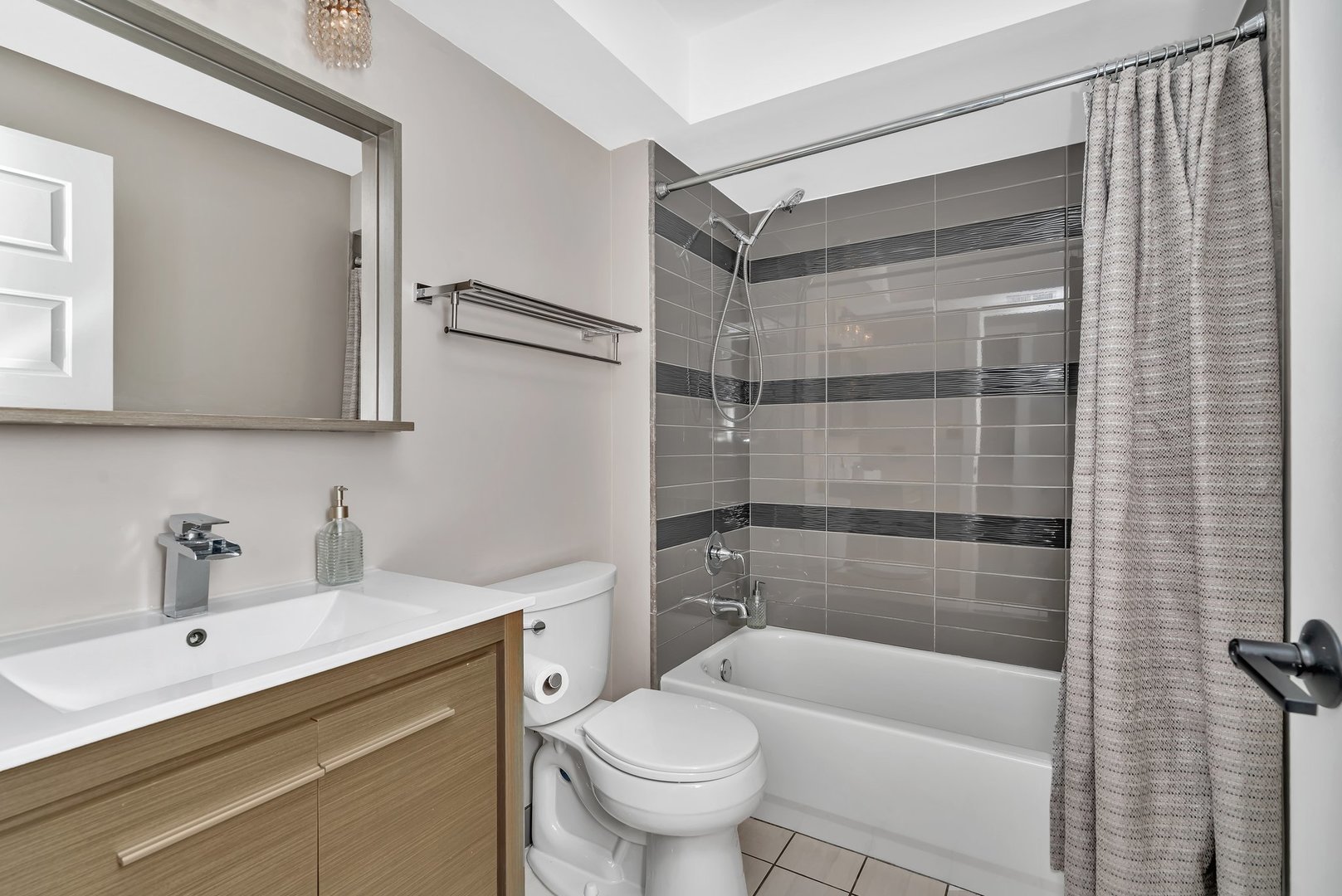 6142 W 63rd Street 3w Property Photo 17