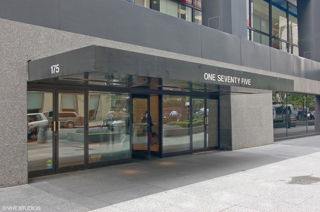 175 E Delaware Place 9007 Property Photo 2