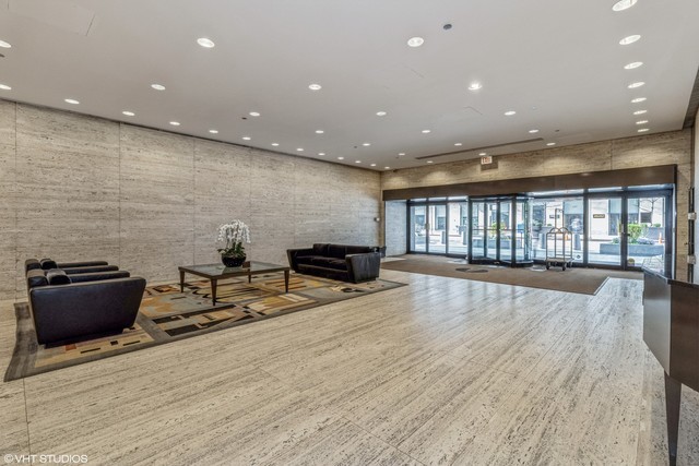 175 E Delaware Place 9007 Property Photo 3