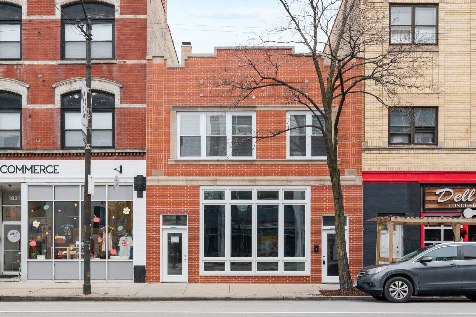 1823 W Chicago Avenue Property Photo 1