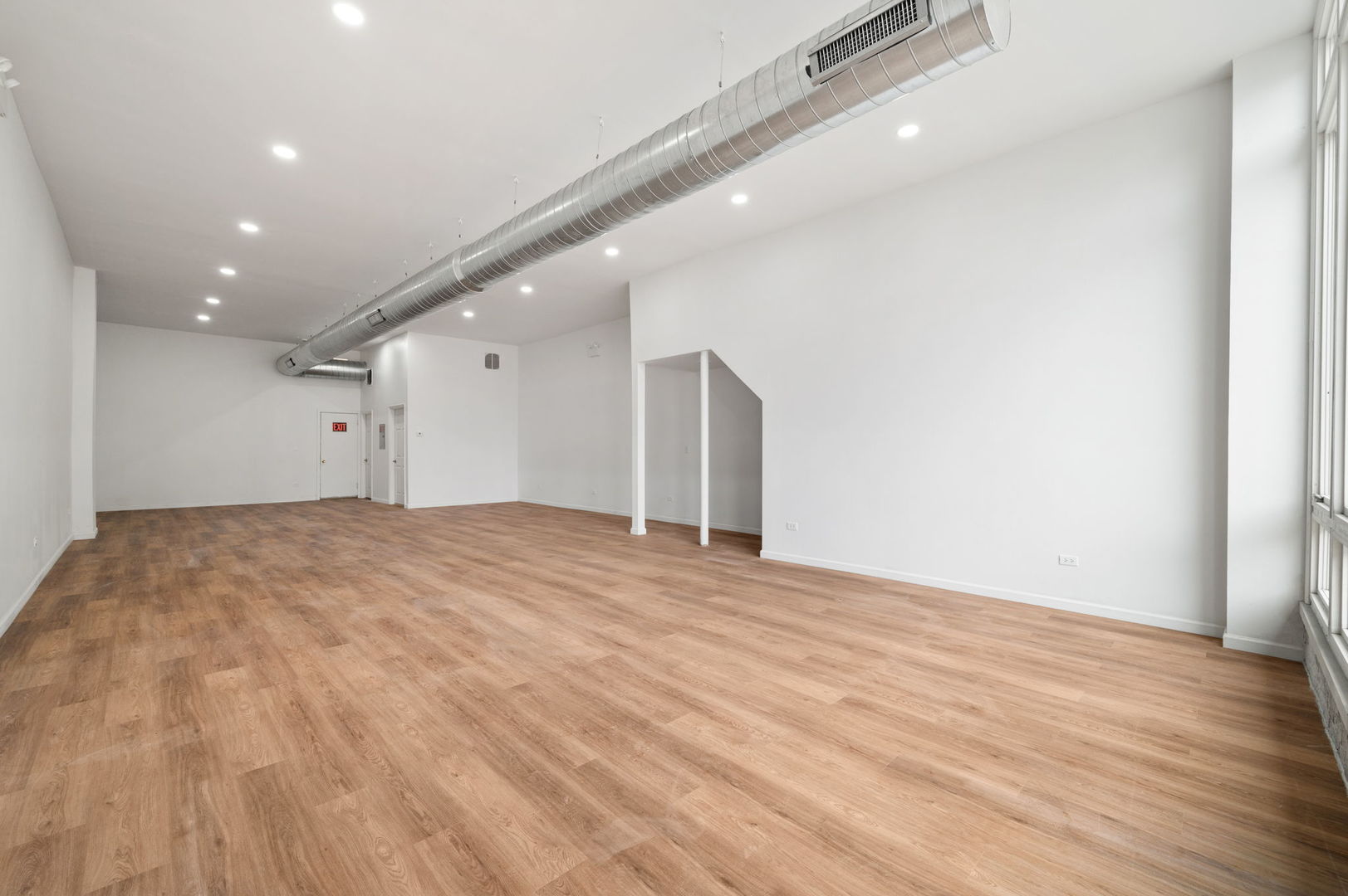 1823 W Chicago Avenue Property Photo 8