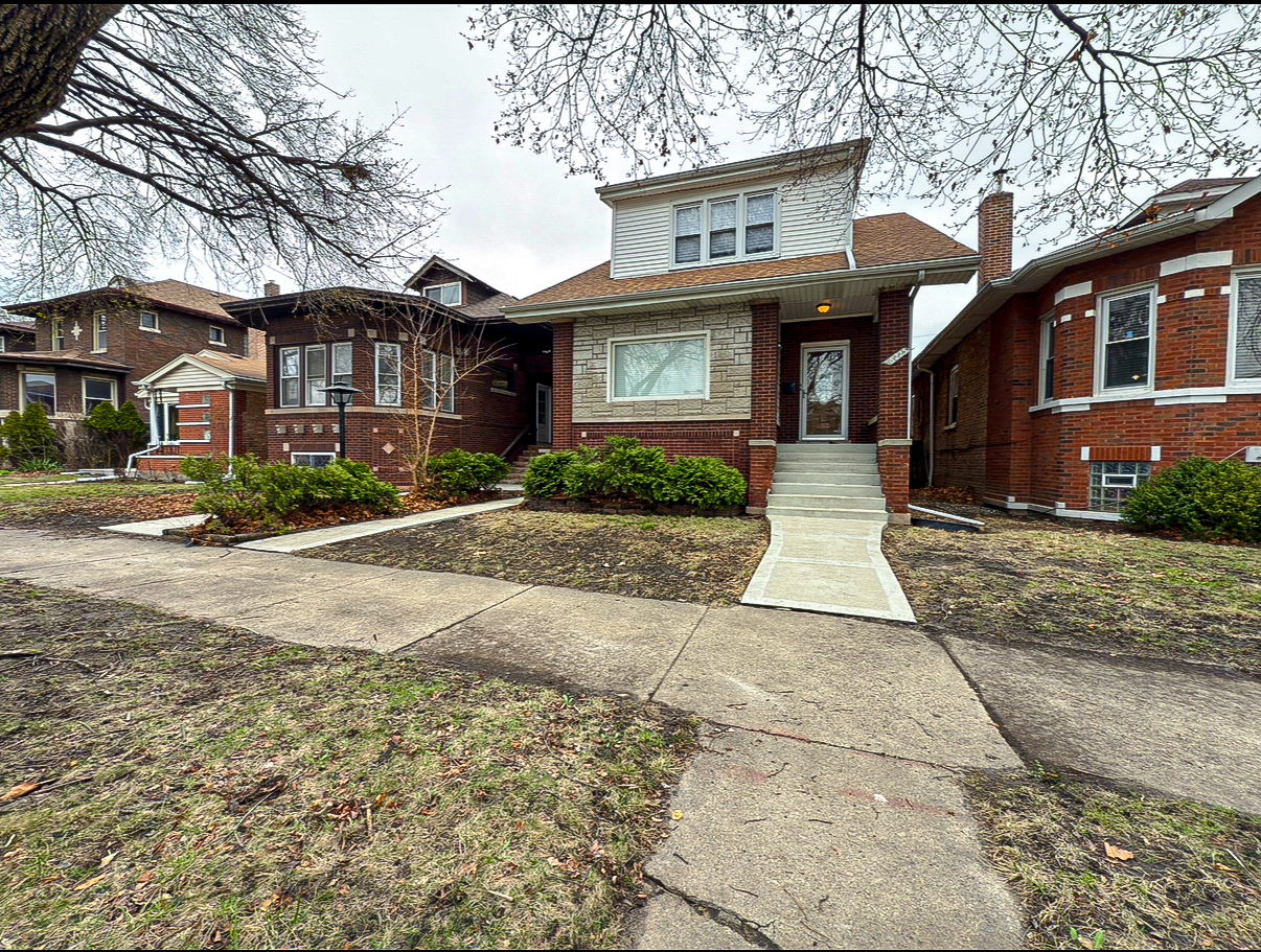 8225 S Rhodes Ave Property Photo 1