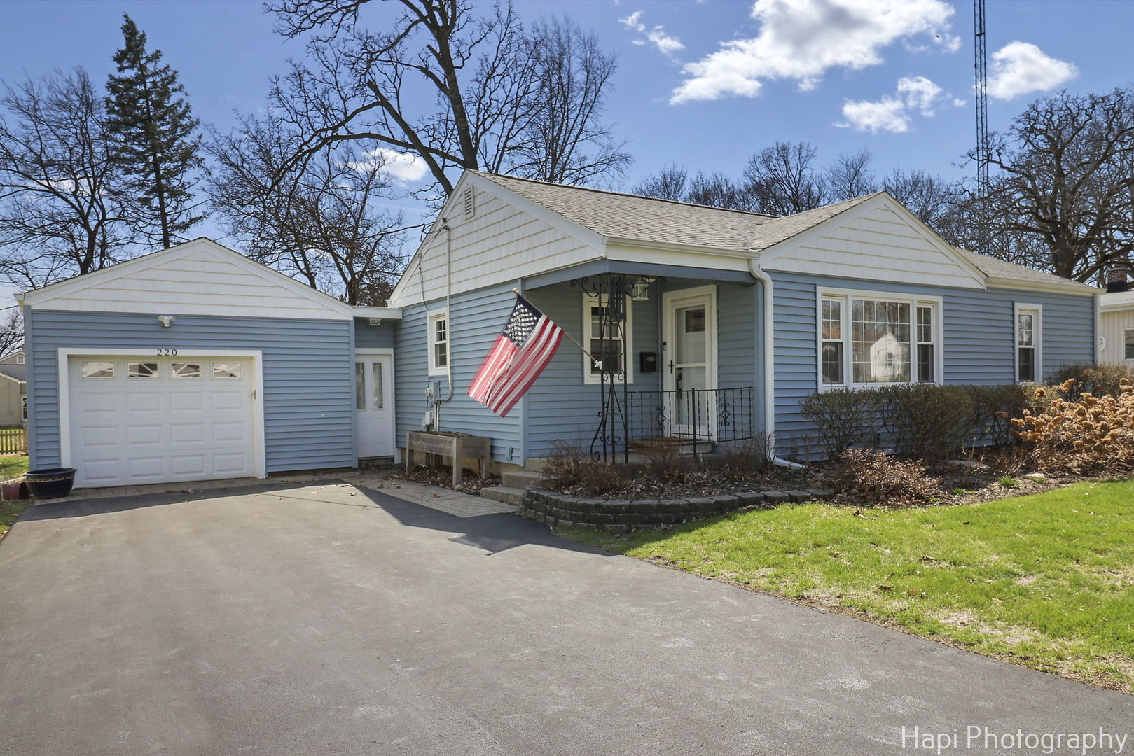 220 Lewis Avenue Property Photo
