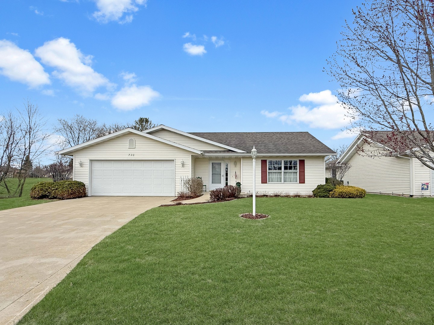 720 S Park Crest Drive Property Photo
